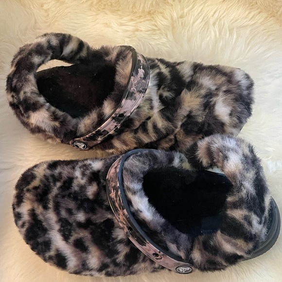 Ladies Crocs Animal Print - Picture 5 of 7